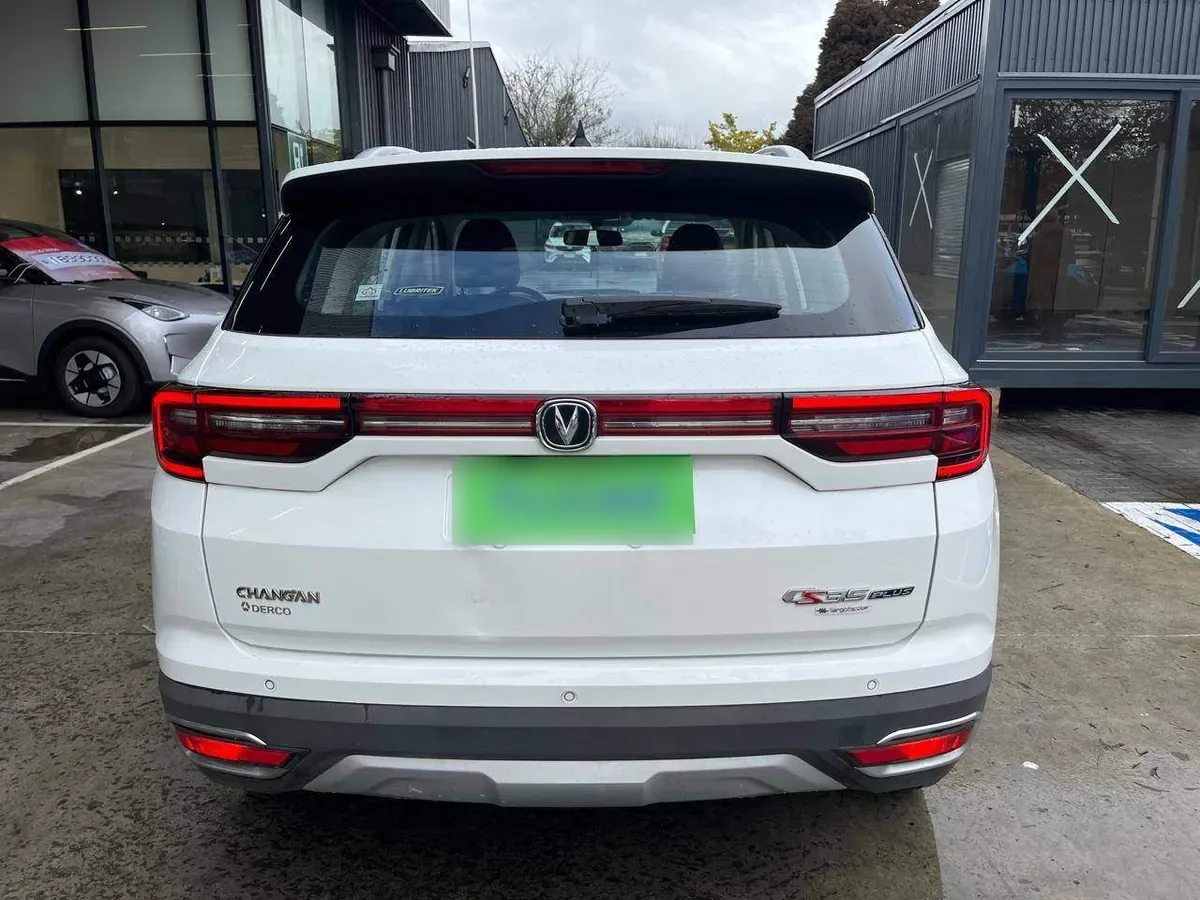 Changan Cs35 Plus 1.6 Luxury 4x2 Mt 5p año 2022