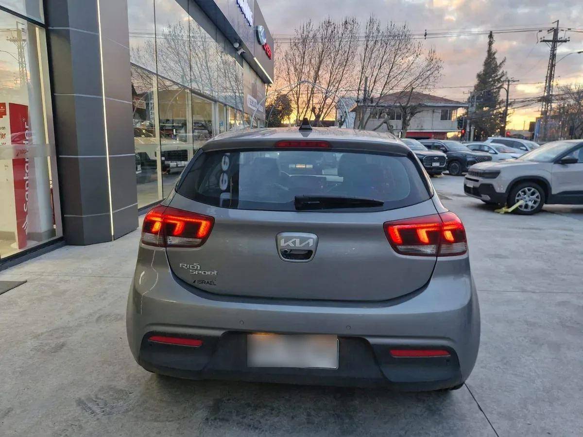 Kia Rio 5 1.6 Ex Sport 4x2 Hb Ci 6mt 5p año 2022