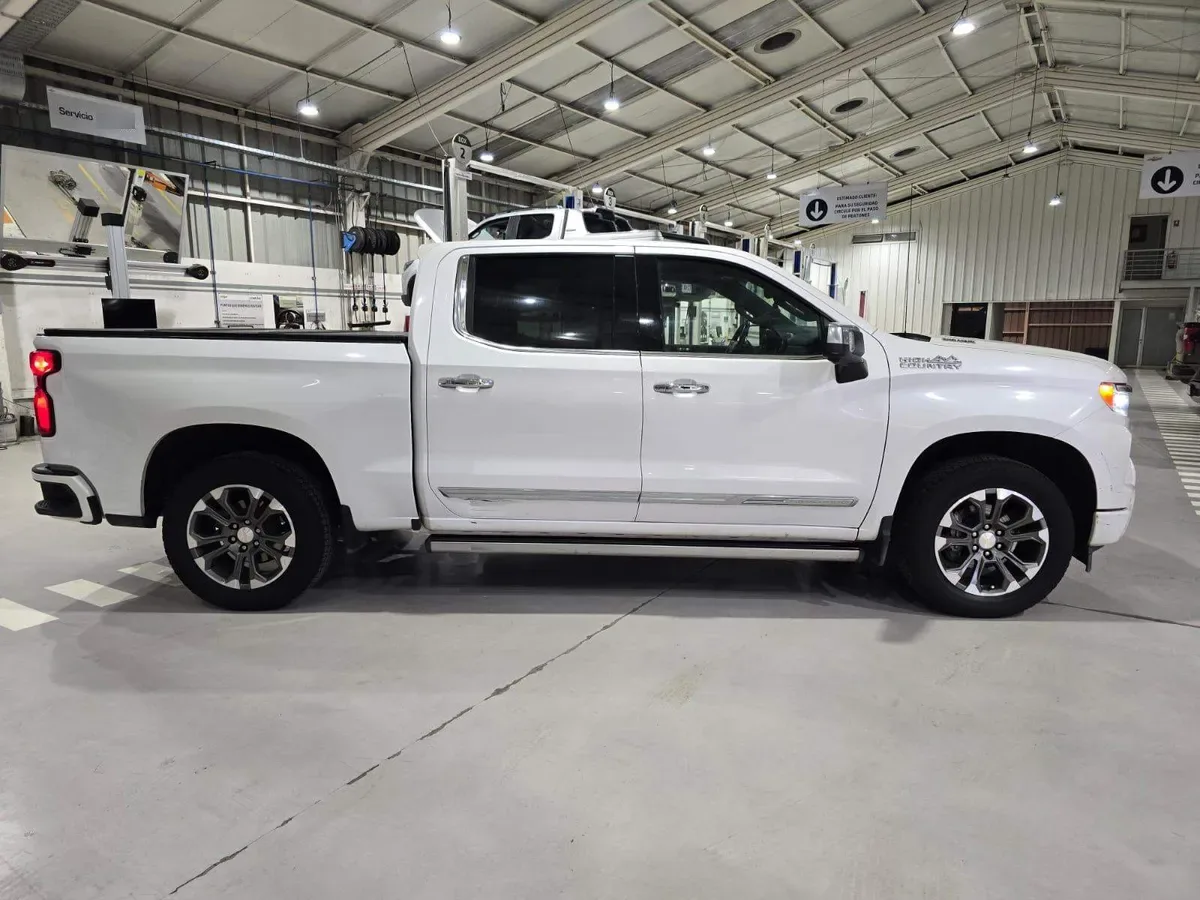Chevrolet Silverado 3.0 High Country 4x4 At 4p año 2023