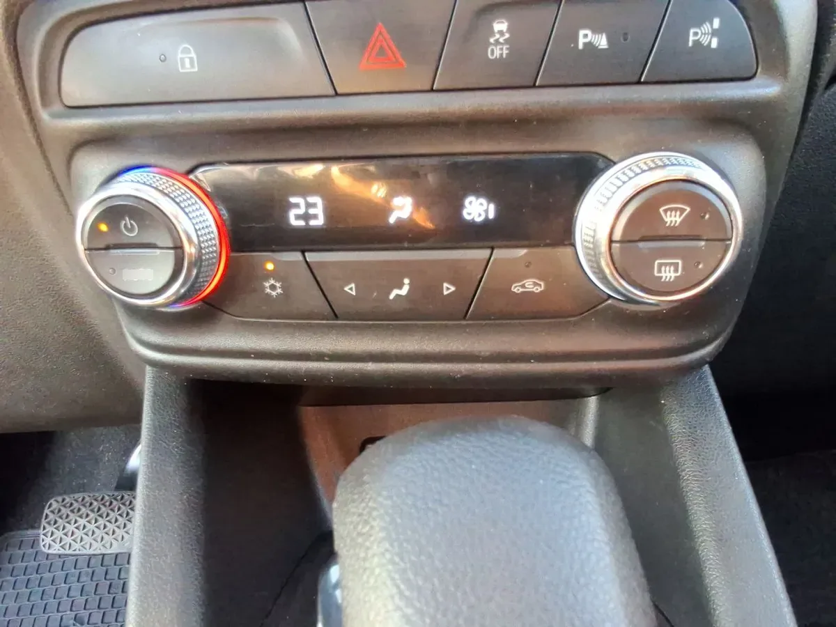 Chevrolet Tracker 1.2t Premier Fwd At 5p año 2022