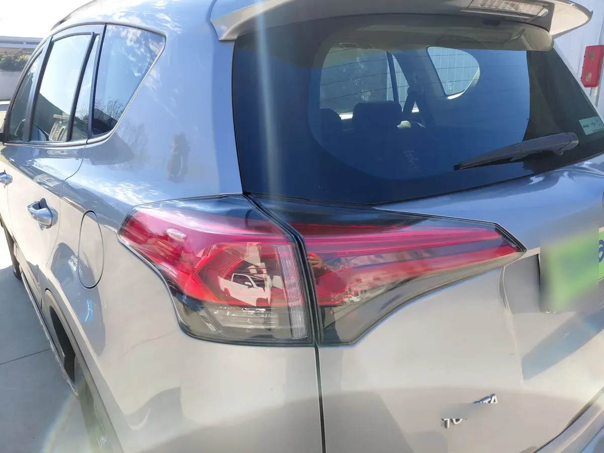 Toyota Rav 4 2.0 Adventure 4x2 Lujo Cvt At 5p año 2019