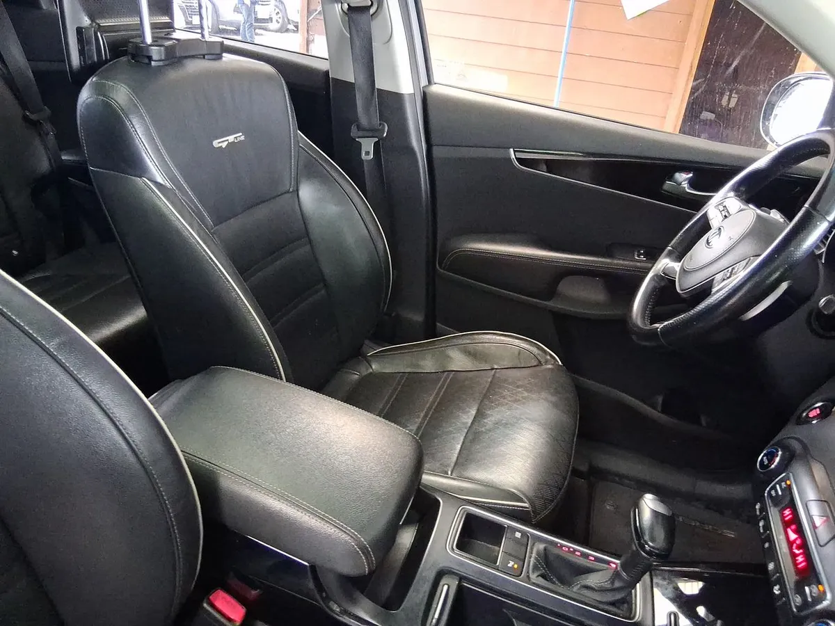 Kia Sorento 2.4 Gtl 2wd Special Pack At6 5p año 2021