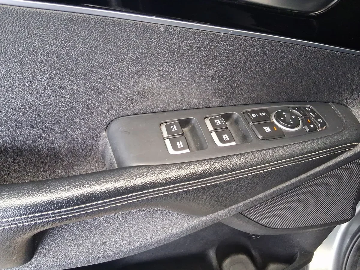 Kia Sorento 2.4 Gtl 2wd Special Pack At6 5p año 2021