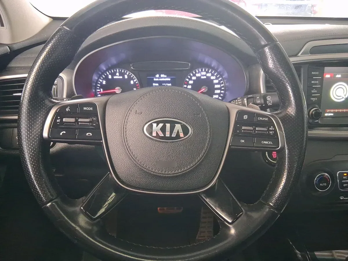 Kia Sorento 2.4 Gtl 2wd Special Pack At6 5p año 2021