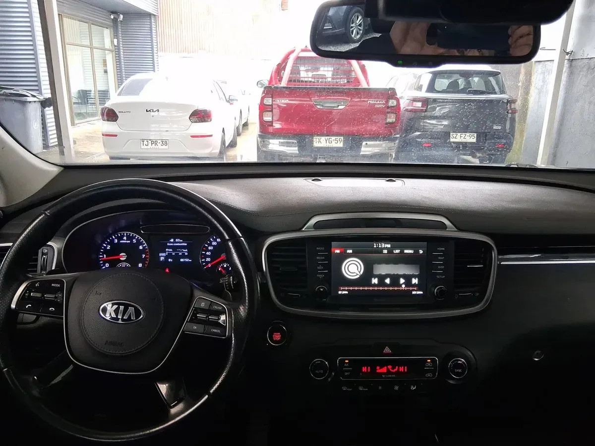 Kia Sorento 2.4 Gtl 2wd Special Pack At6 5p año 2021