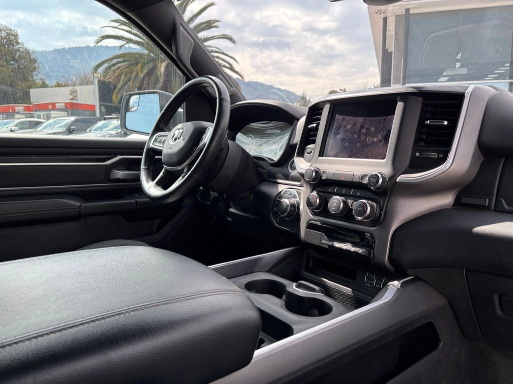 Ram 1500 Big Horn Crew Cab 4x4 3.6 Aut año 2022