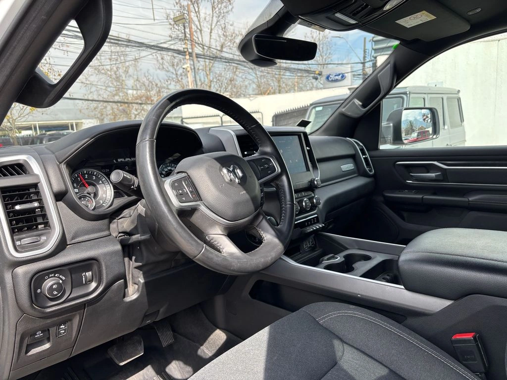 Ram 1500 Big Horn Crew Cab 4x4 3.6 Aut año 2022
