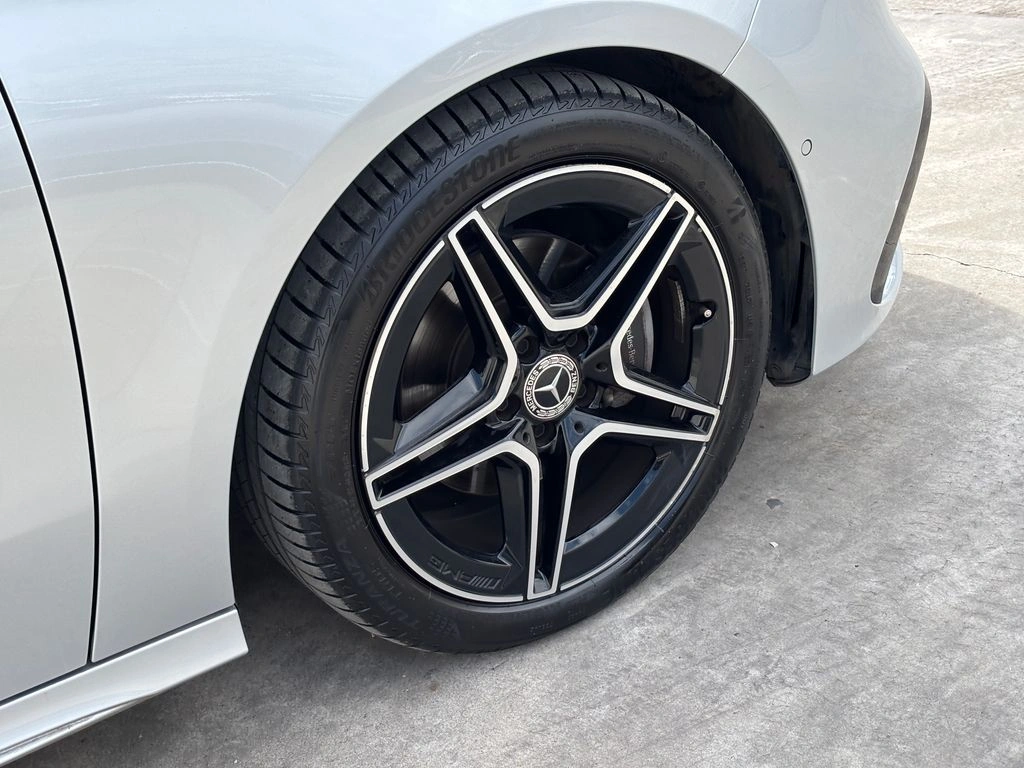Mercedes-Benz A 200 Look Amg año 2025
