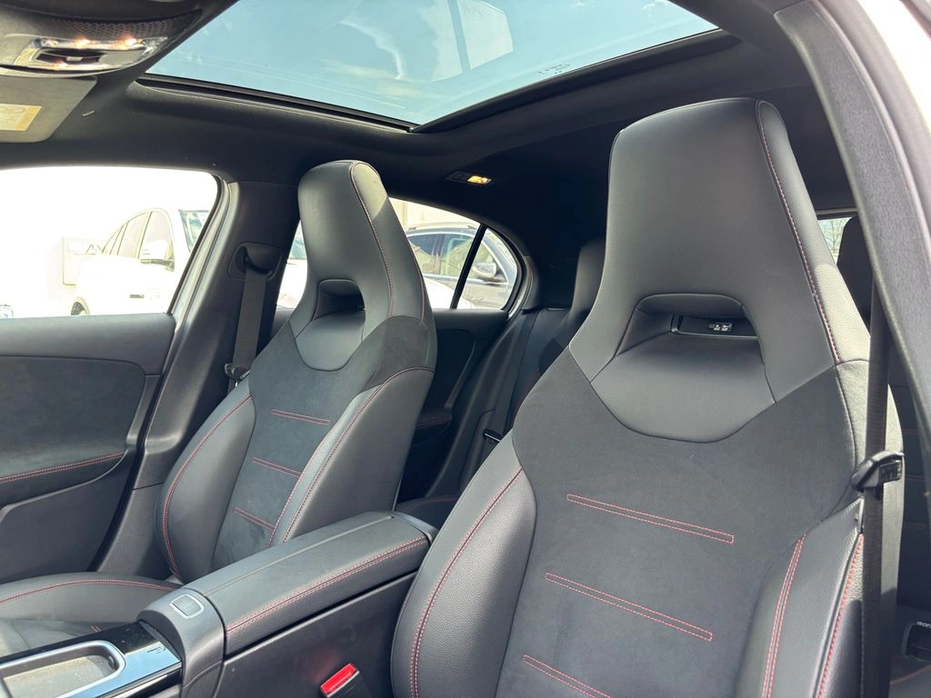 Mercedes-Benz A 200 Look Amg año 2025