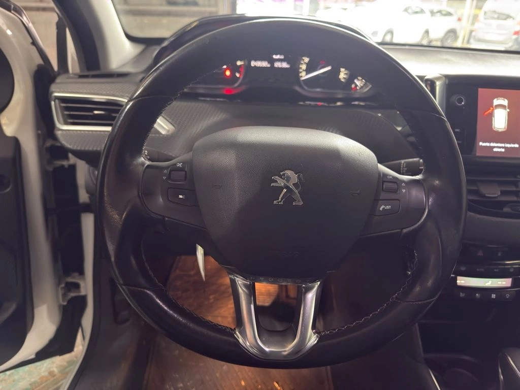 Peugeot 208 1.2 Allure Pack 4x2 110hp At6 5p año 2018
