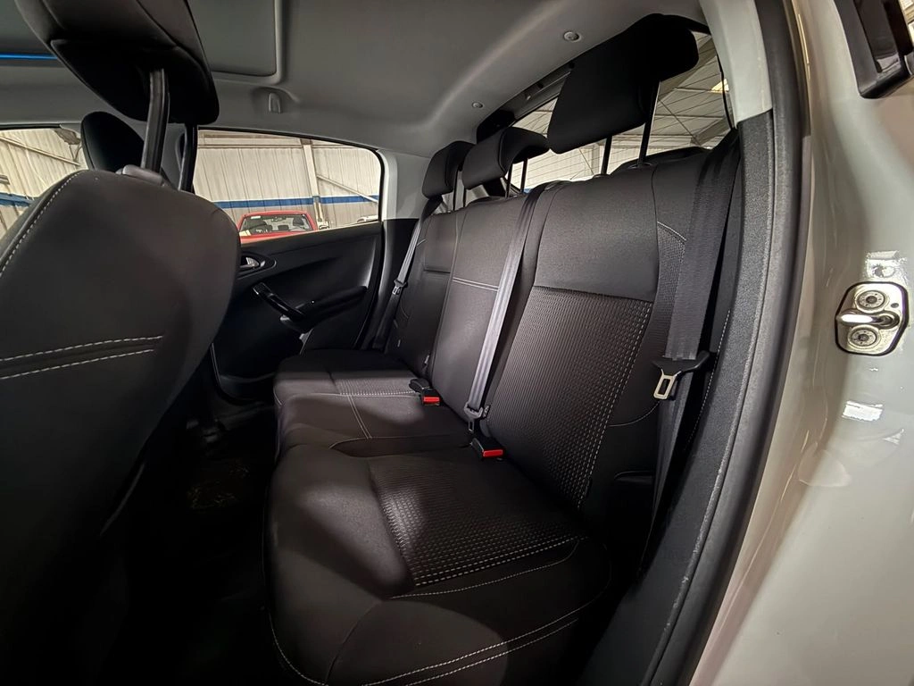 Peugeot 208 1.2 Allure Pack 4x2 110hp At6 5p año 2018