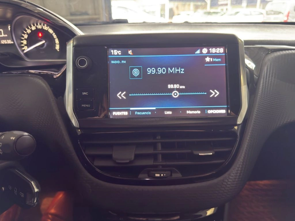 Peugeot 208 1.2 Allure Pack 4x2 110hp At6 5p año 2018