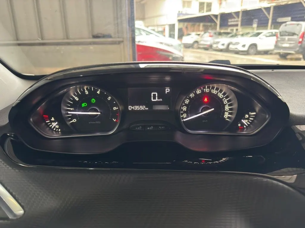 Peugeot 208 1.2 Allure Pack 4x2 110hp At6 5p año 2018