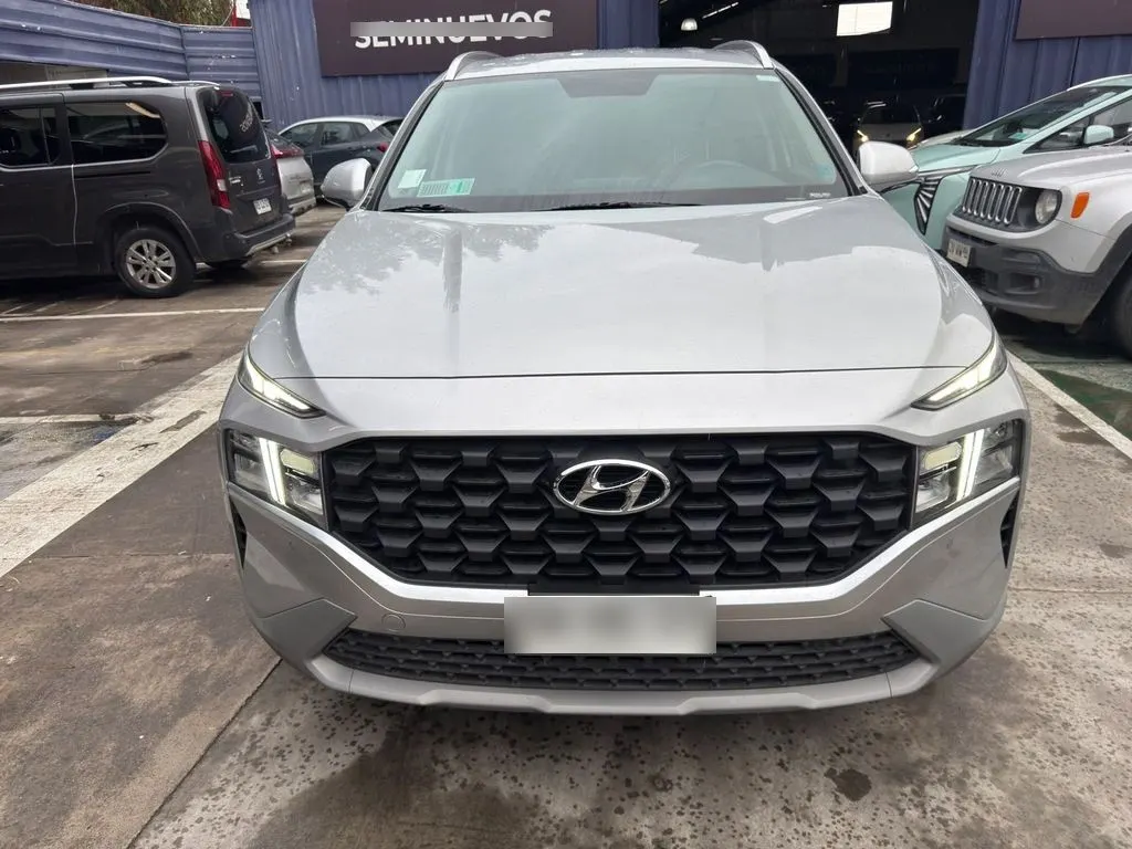 Hyundai Santa Fe 2.5 Aut año 2023
