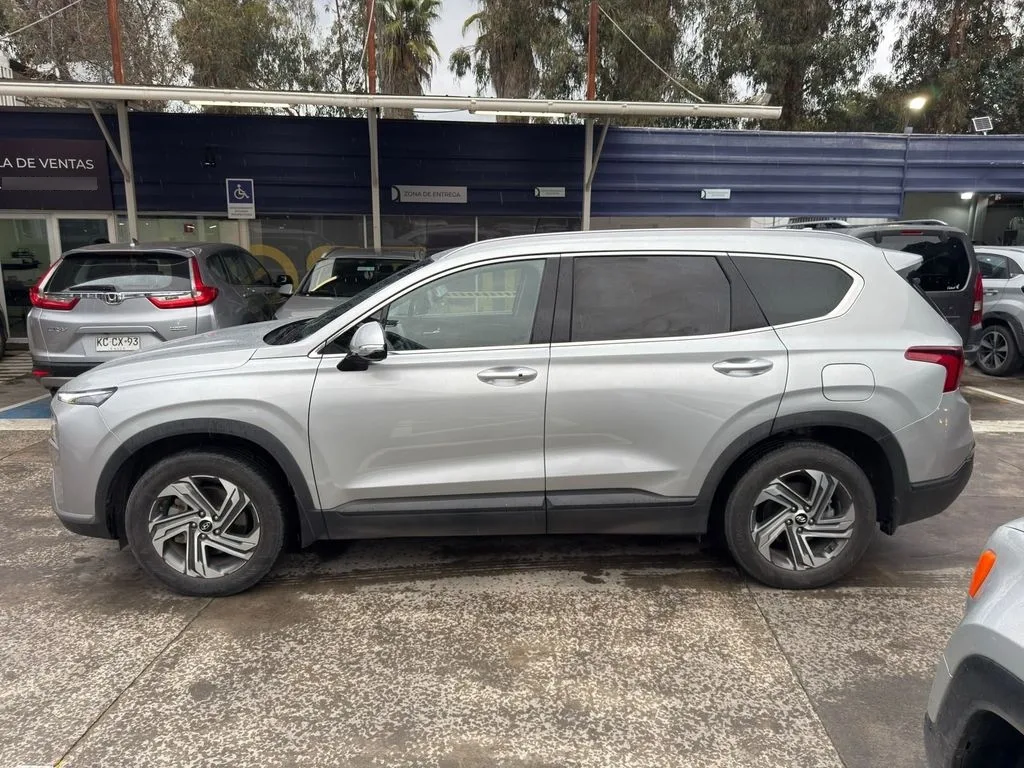 Hyundai Santa Fe 2.5 Aut año 2023