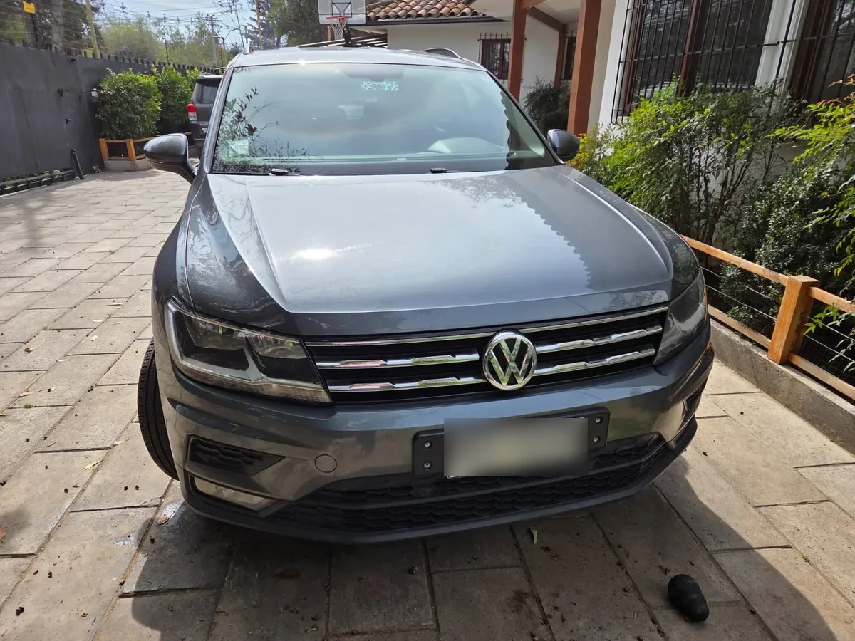 VOLKSWAGEN TIGUAN 1.4 Tsi Trendline 150hp Mt año 2018