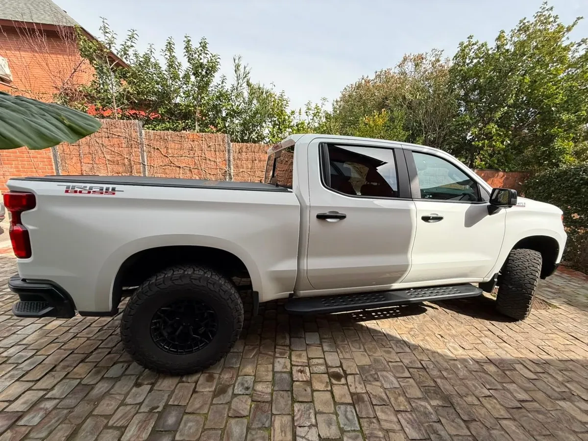 CHEVROLET SILVERADO 5.3 Cc Lt Tb At 4x4 año 2022