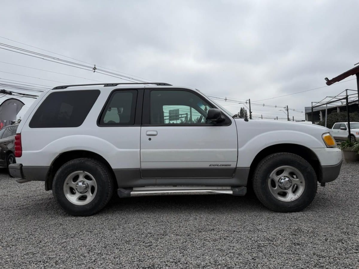 Ford Explorer Sport 4.0 3p At año 2002