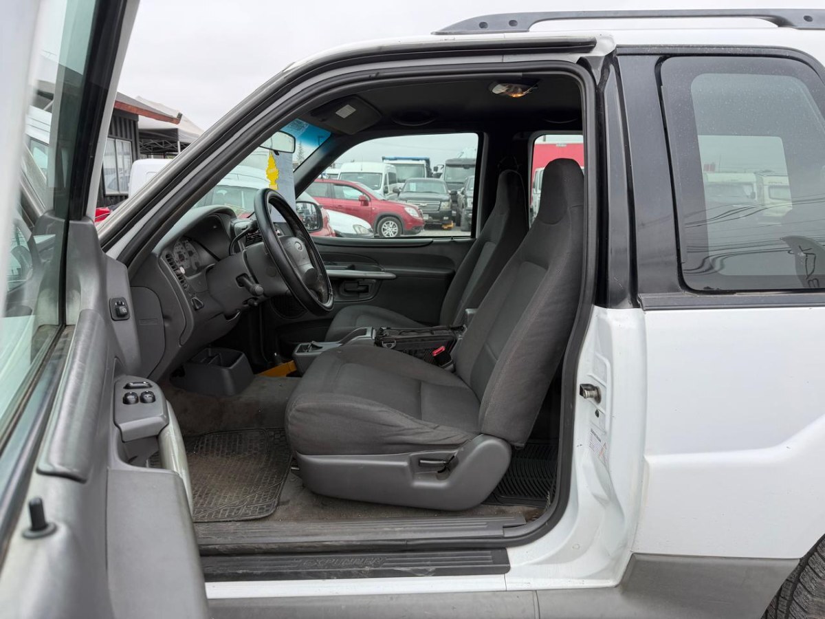 Ford Explorer Sport 4.0 3p At año 2002