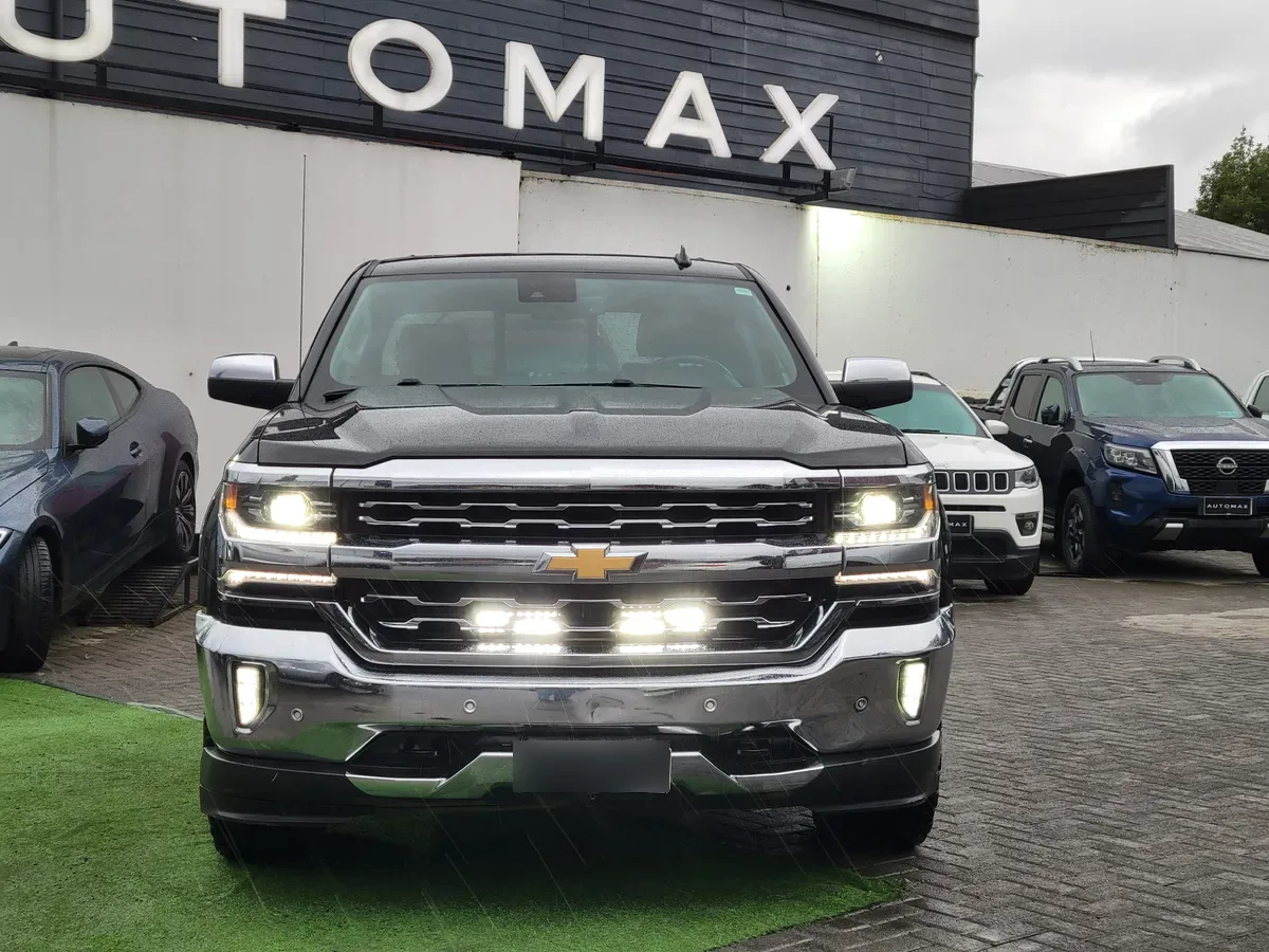 CHEVROLET SILVERADO 5.3 Ltz Cc Z71 At 4x4 año 2018