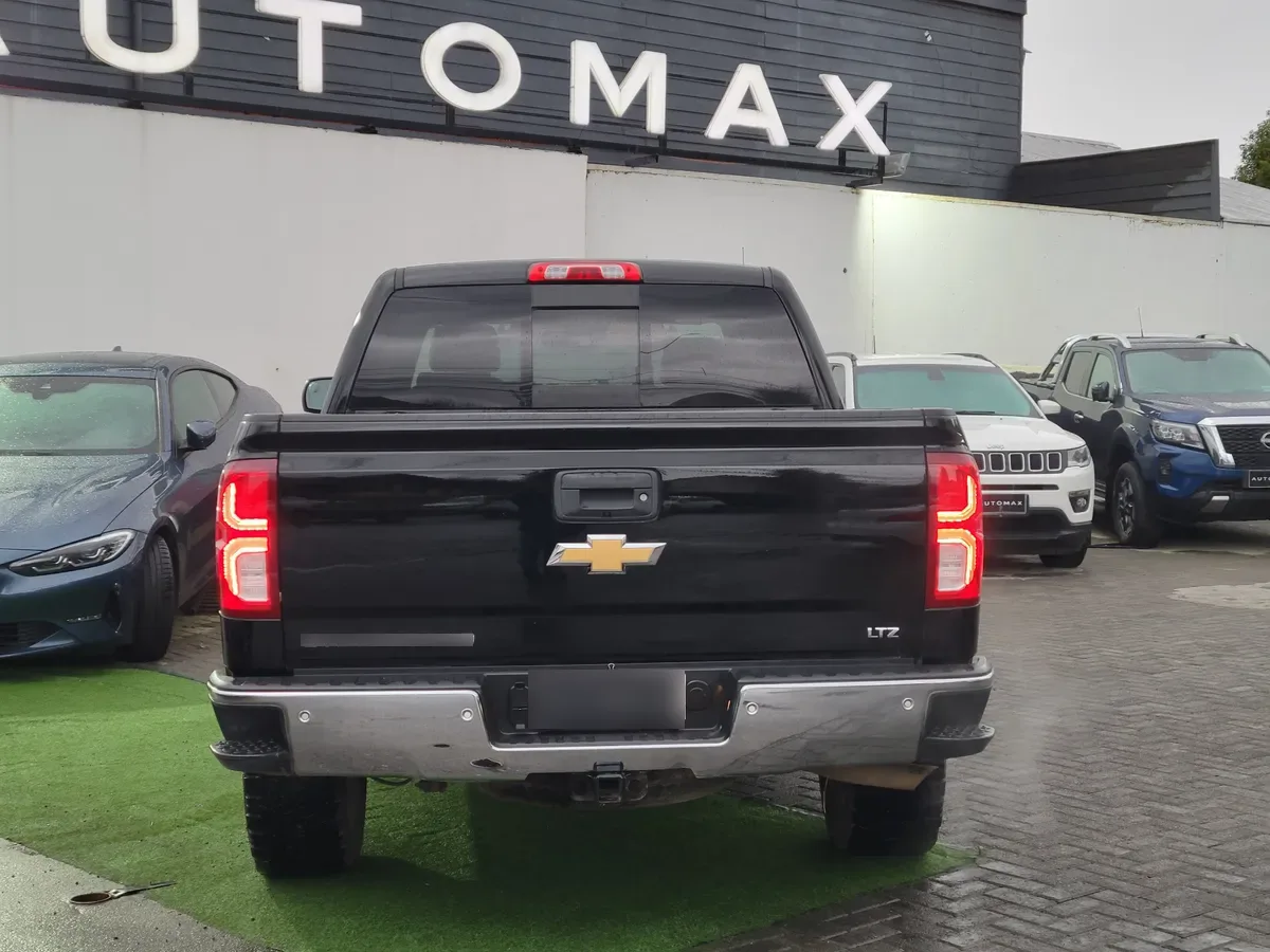 CHEVROLET SILVERADO 5.3 Ltz Cc Z71 At 4x4 año 2018