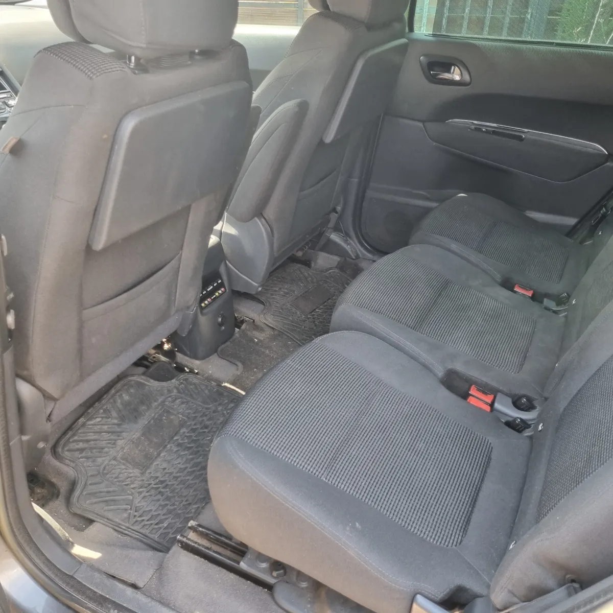 PEUGEOT 5008 2.0 Allure Hdi 165hp Eat6 At Diesel año 2014