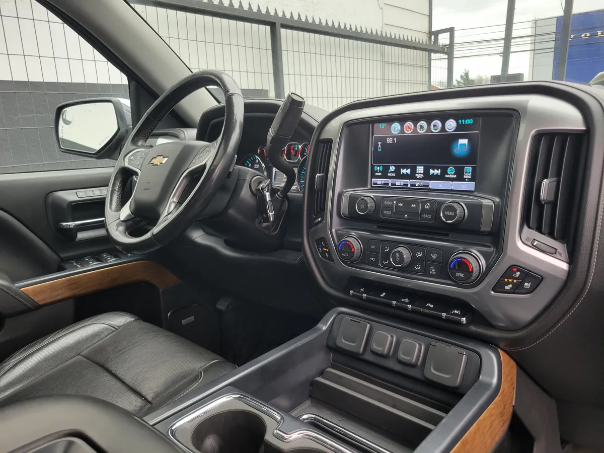 CHEVROLET SILVERADO 5.3 Ltz Cc Z71 At 4x4 año 2018
