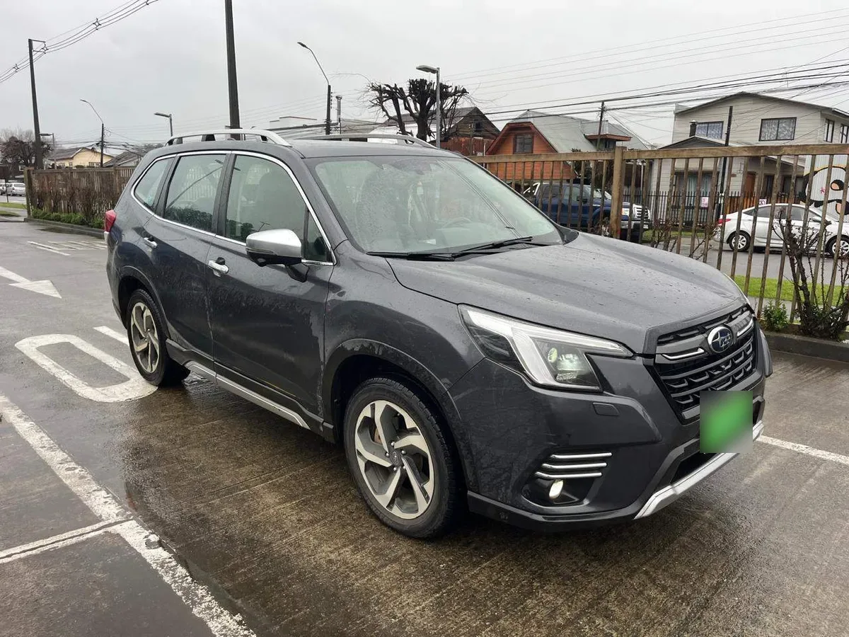 Subaru Forester 2.5i Limited Eyesight Awd At 5p año 2022
