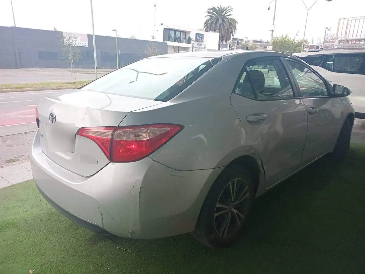Toyota Corolla 1.8 Gl 4x2 Mt 4p año 2017