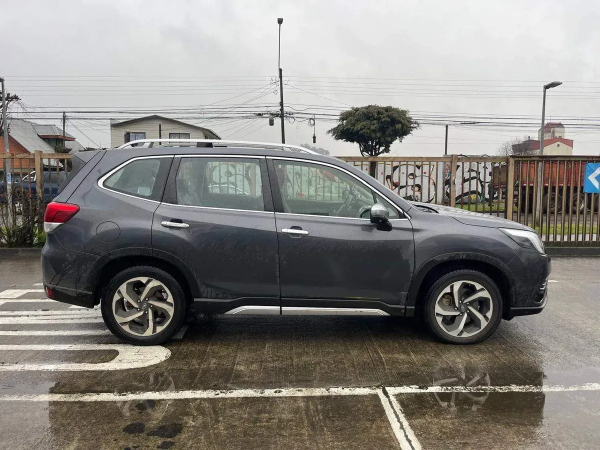 Subaru Forester 2.5i Limited Eyesight Awd At 5p año 2022