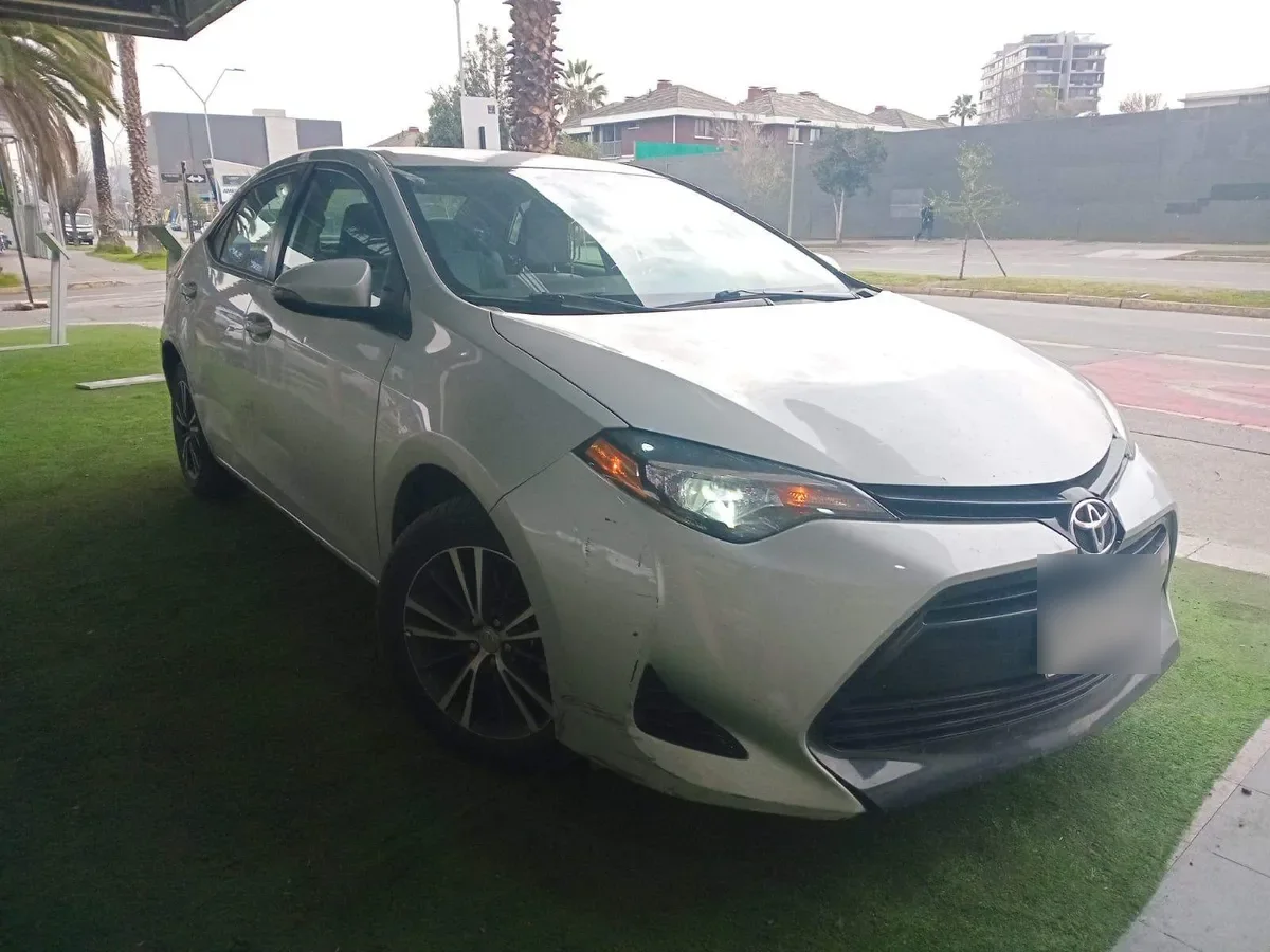 Toyota Corolla 1.8 Gl 4x2 Mt 4p año 2017