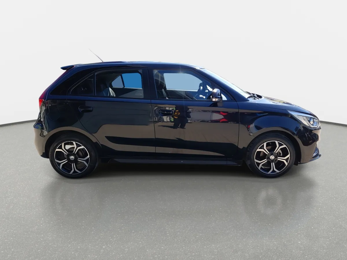 MG Mg 3 1.5 Comfort 4x2 Hb Mt 5p año 2023