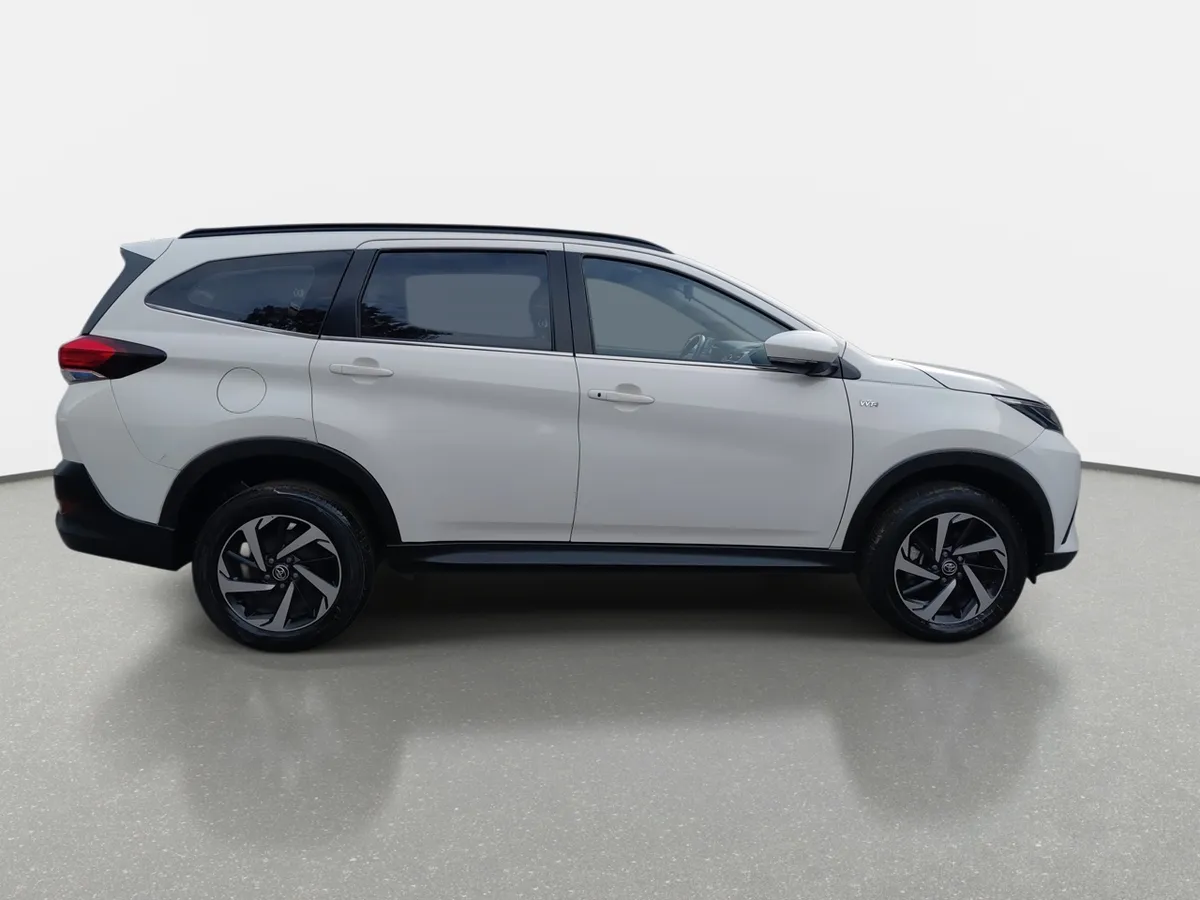 Toyota Rush 1.5 Xli 4x2 At 5p año 2021