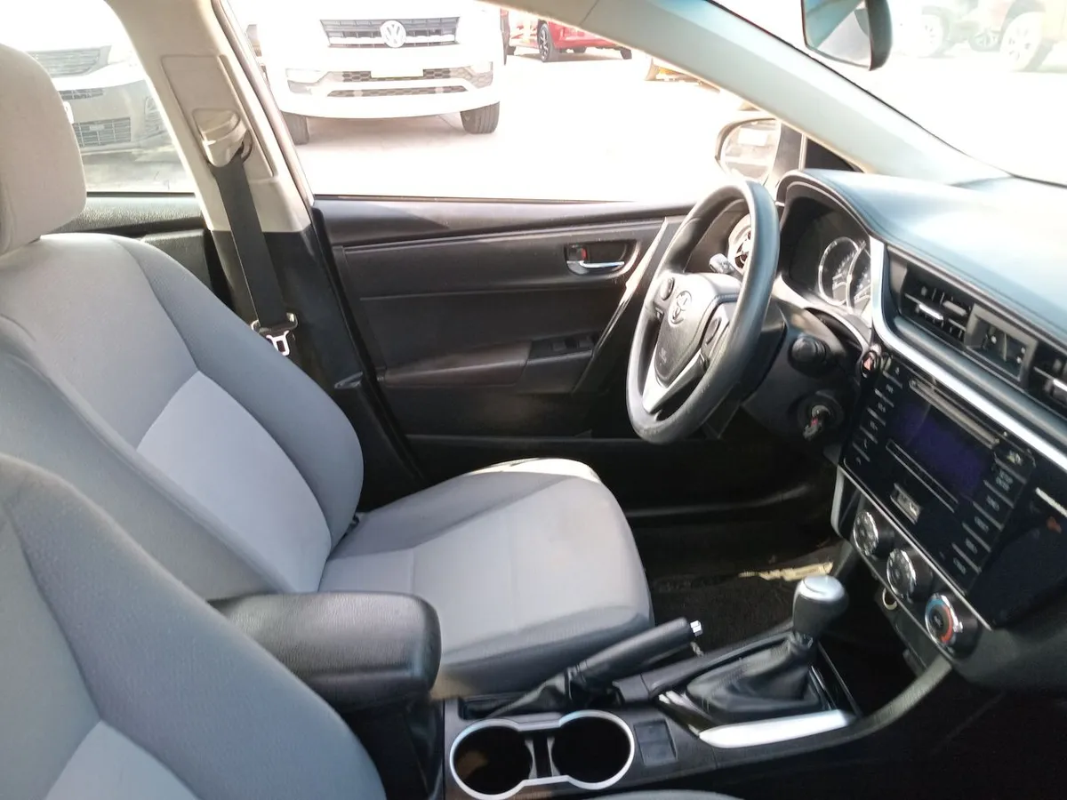 Toyota Corolla 1.8 Lei 4x2 Cvt At 4p año 2017