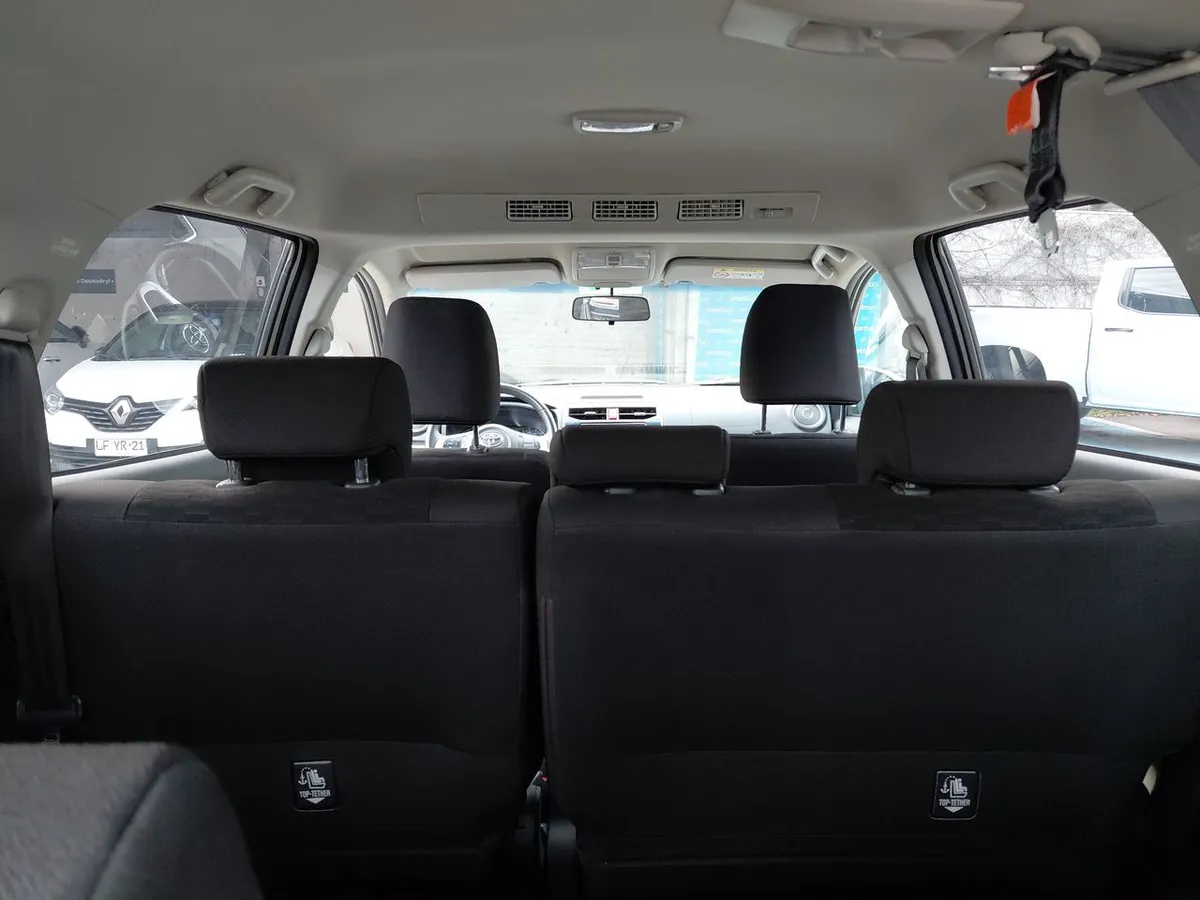 Toyota Rush 1.5 Xli 4x2 At 5p año 2021