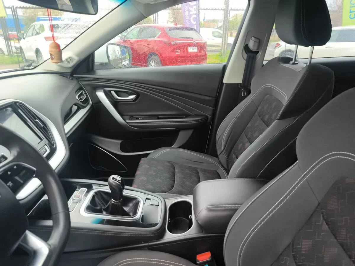 Jetour X70 1.5t Gl 4x2 Mt 5p año 2024