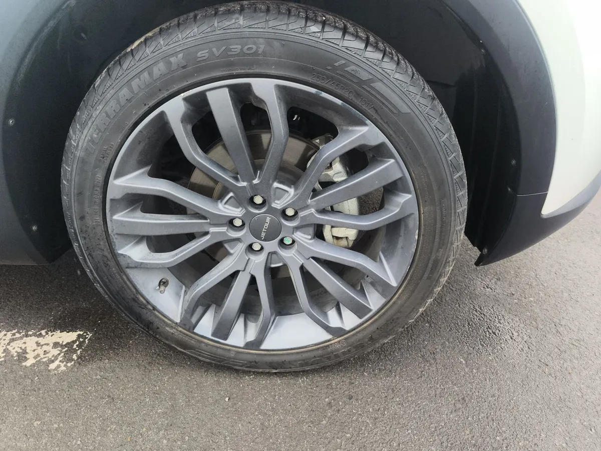 Jetour X70 1.5t Gl 4x2 Mt 5p año 2024