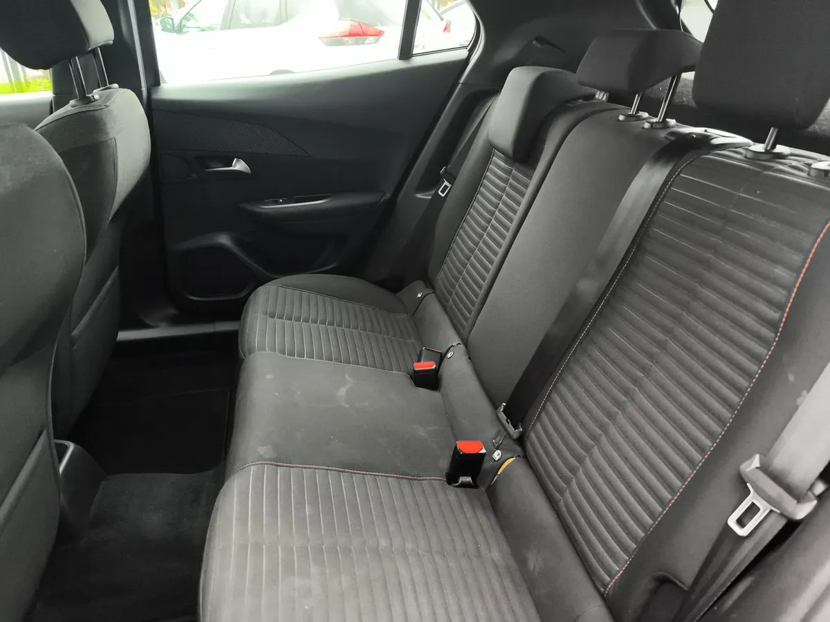 Peugeot 2008 1.2 Active Puretech 4x2 130 Mt 5p año 2021