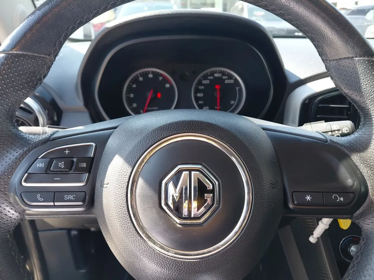 MG Mg 3 1.5 Comfort 4x2 Hb Mt 5p año 2023