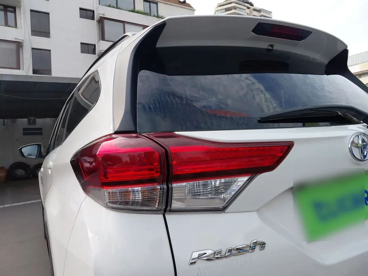 Toyota Rush 1.5 Xli 4x2 At 5p año 2021