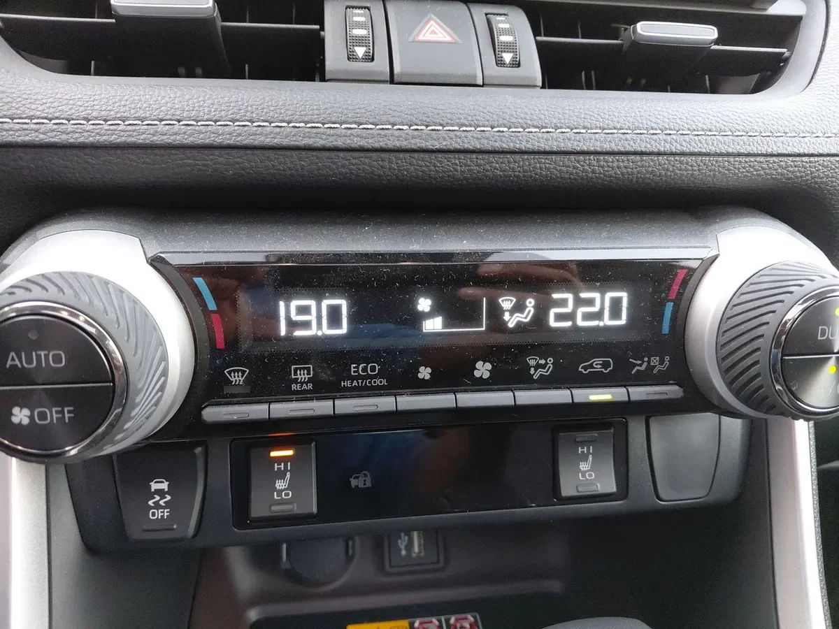 Toyota Rav 4 2.5 Limited Hybrid Hv 4x4 Cvt At 5p año 2026