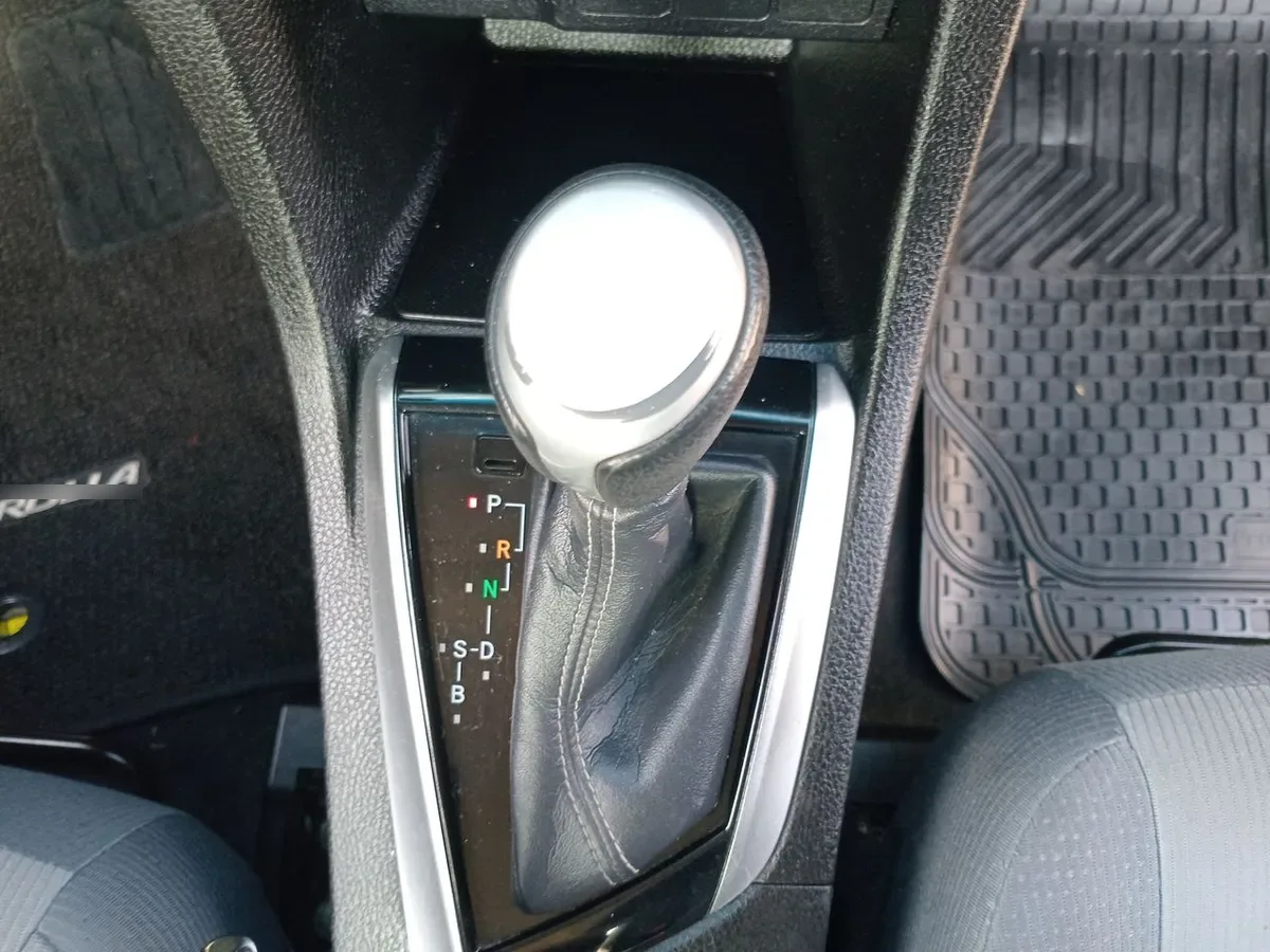 Toyota Corolla 1.8 Lei 4x2 Cvt At 4p año 2017