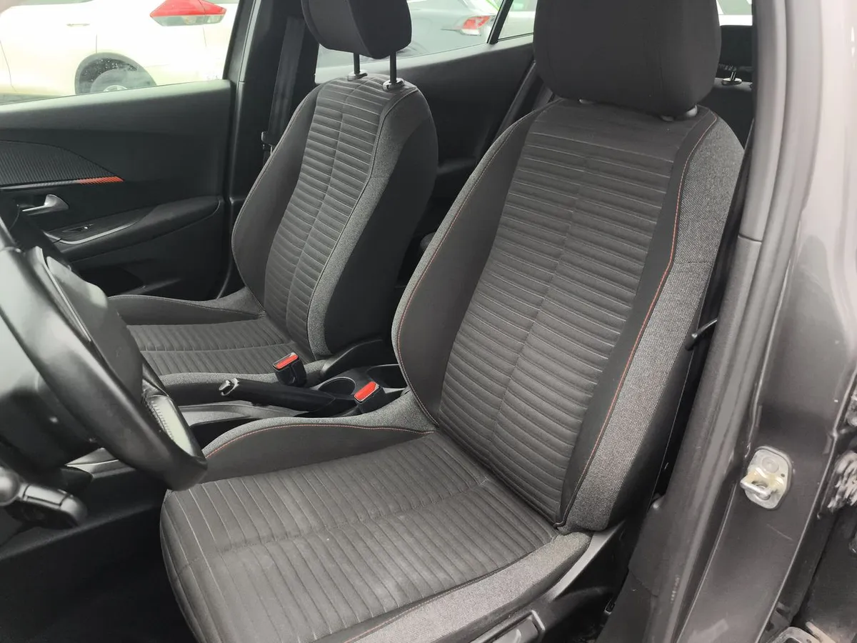Peugeot 2008 1.2 Active Puretech 4x2 130 Mt 5p año 2021