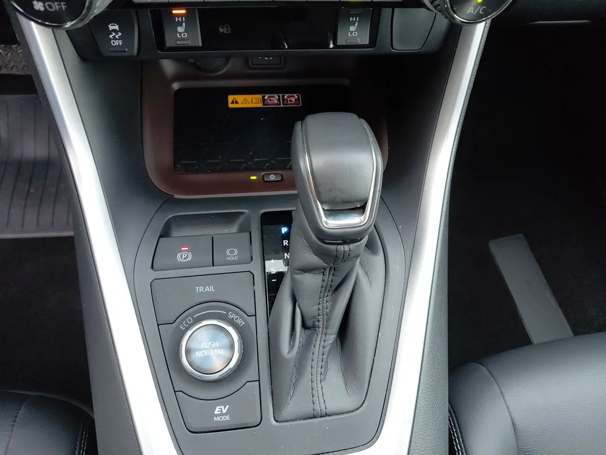 Toyota Rav 4 2.5 Limited Hybrid Hv 4x4 Cvt At 5p año 2026