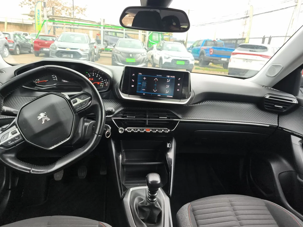 Peugeot 2008 1.2 Active Puretech 4x2 130 Mt 5p año 2021
