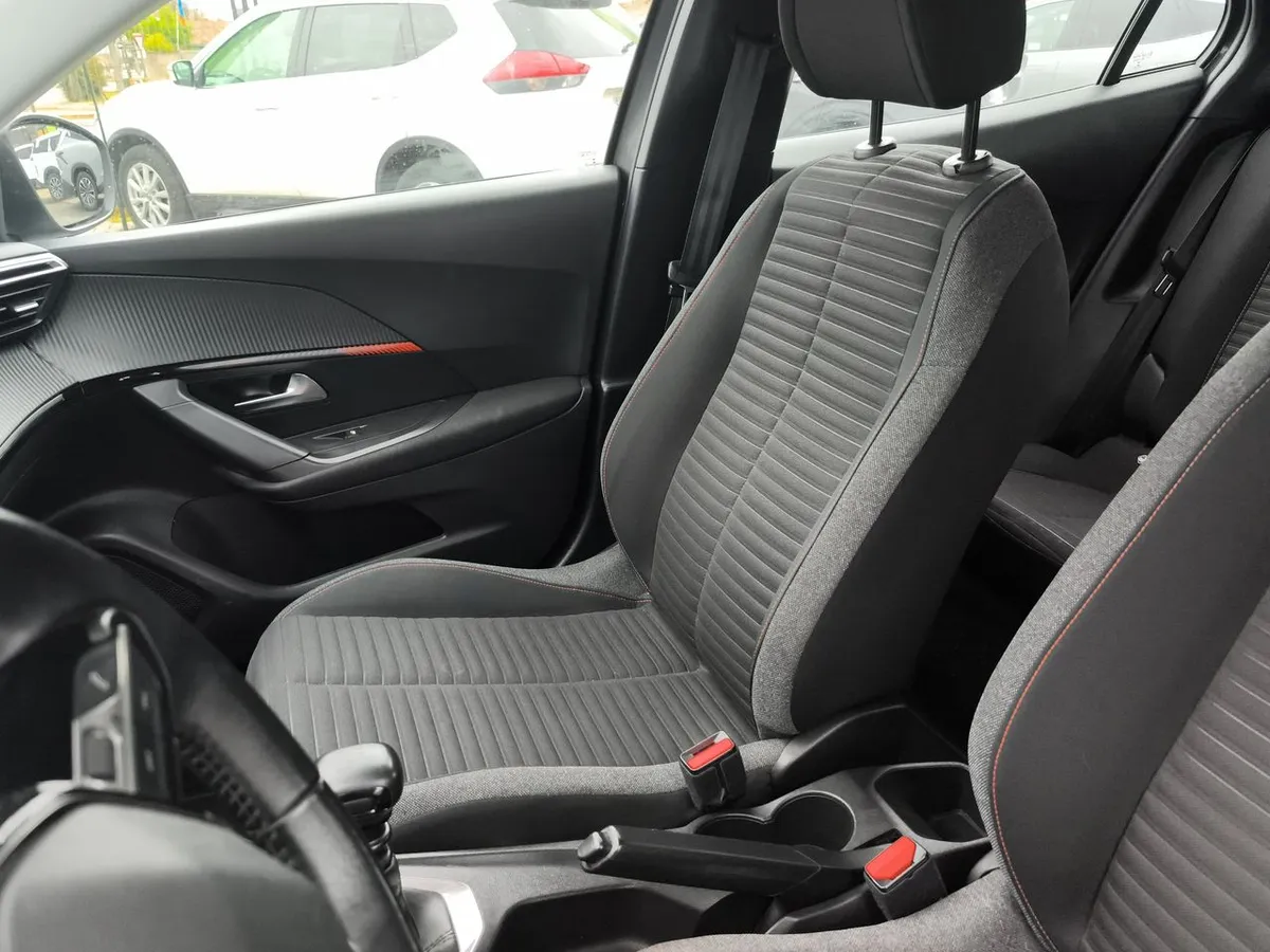 Peugeot 2008 1.2 Active Puretech 4x2 130 Mt 5p año 2021