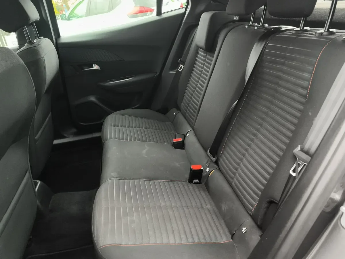 Peugeot 2008 1.2 Active Puretech 4x2 130 Mt 5p año 2021