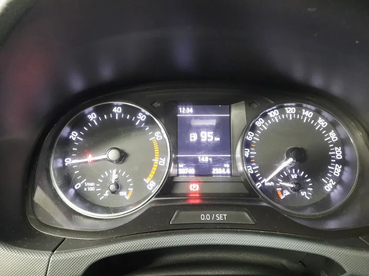 Skoda Fabia 1.0 Active 4x2 Mt 5p año 2019