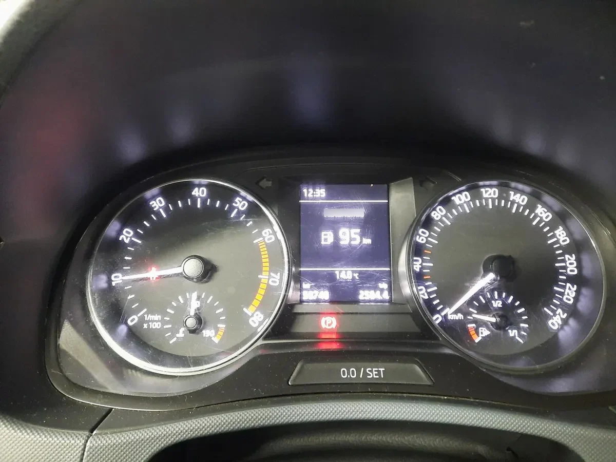Skoda Fabia 1.0 Active 4x2 Mt 5p año 2019