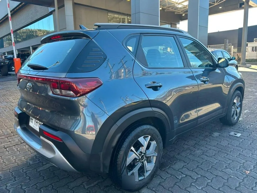 Kia Sonet 1.5 Ex 4x2 6mt 5p año 2022